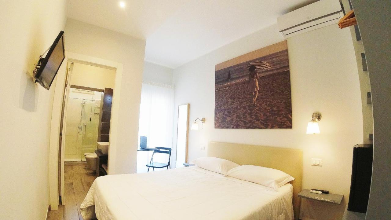 Hotel Rio Claro Fondi Exterior photo