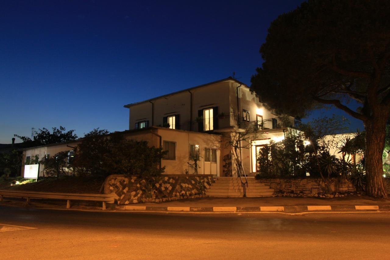 Hotel Rio Claro Fondi Exterior photo